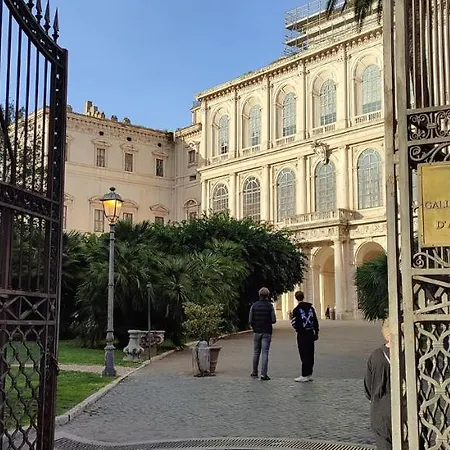Storico In Zona Barberini Lejlighed