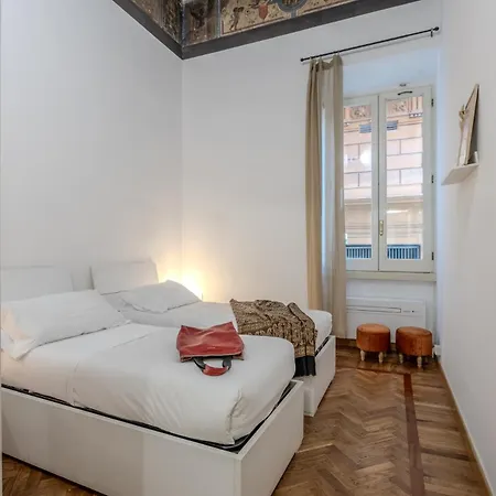 Apartamento Storico In Zona Barberini *