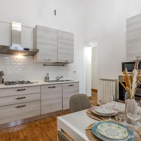 Storico In Zona Barberini Apartamento Roma