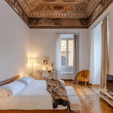 Storico In Zona Barberini * Roma