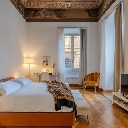 Storico In Zona Barberini Apartamento Roma