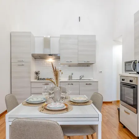 Apartamento Storico In Zona Barberini Roma